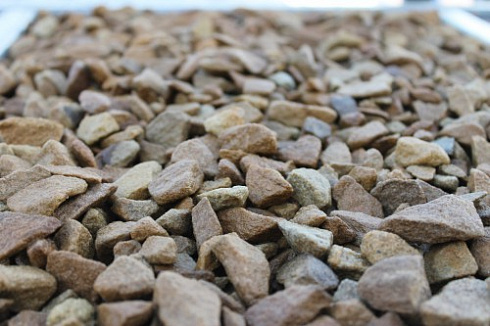 Kamenclub.ru: Щебень крошка желтый (песчаник) фр. 20-40 мм.  купить в Казани песчаник бежевый рыжий каменная крошка песчаника 9500 руб/т   фото КАМЕНЬ КЛУБ