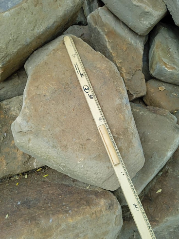 Kamenclub.ru: Песчаник для мощения дорожек, площадок, парковок ( фр 5-10 см)  купить в Казани песчаник  серый желтый коричневый рыжий песчаник оголтованный окатанный 6500 руб/т   фото КАМЕНЬ КЛУБ