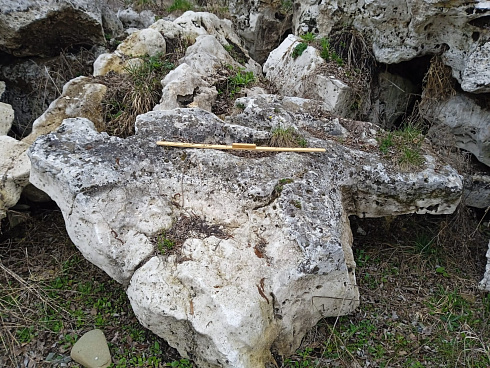 Kamenclub.ru: Выветренный известняк (степной) фр. 500-1500 мм.  купить в Казани    10000 руб/т   фото КАМЕНЬ КЛУБ