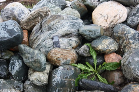 Kamenclub.ru: Ландшафтные валунчики фр.100-500 мм.  купить в Казани крупный природный камень серый, темно-серый, светло-серый речной валун крупный 4800 руб/т   фото КАМЕНЬ КЛУБ