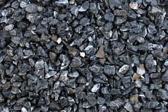 Kamenclub.ru: Щебень крошка черный (мрамор) фр. 3-5 мм.  купить в Казани мрамор черный белый с прожилками щебень мраморный декоративный колотый 18000 руб/т   фото КАМЕНЬ КЛУБ