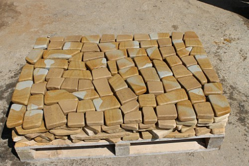 Kamenclub.ru: Песчаник брусчатка (Готика) art PSG-L-01  купить в Казани    2300 руб/кв.м   фото КАМЕНЬ КЛУБ