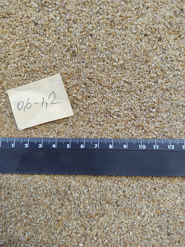 Кварцевый песок для площадок фр. 0,6-1,2 мм.  купить в Казани фото Камень Клуб