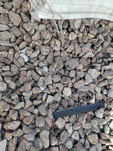 Kamenclub.ru: Мраморная крошка (щебень галтованный розовый) фр.20-40 мм.  купить в Казани мрамор розовый, красный оголтованный округлый щебень  15000 руб/т   фото КАМЕНЬ КЛУБ