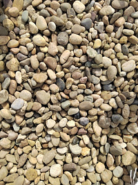 Kamenclub.ru: Галька речная окат рыжая фр. 20-40 мм. купить  в Казани галька речная окатанная рыжая желтая серая округлая речная галька 5000 руб/т   фото КАМЕНЬ КЛУБ