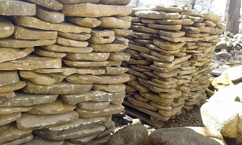 Kamenclub.ru: Песчаник колотый для облицовки (фр. 2-3 см)  купить в Казани песчаник бежевый серый рыжий песчаник строительный 5000 руб/т   фото КАМЕНЬ КЛУБ