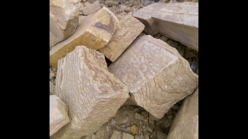 Kamenclub.ru: Песчаник пластушка желтый с рисунком (4-6 см)  купить в Казани плитняк пластушка желтый с рисунком песчаник 9 000 руб/м3   фото КАМЕНЬ КЛУБ