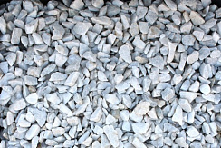 Kamenclub.ru: Мраморная крошка, щебень, цвет-белый, фр. 3-5 мм.  купить в Казани мрамор белый молочный бежевый мрамор колотый 11500 руб/т   фото КАМЕНЬ КЛУБ