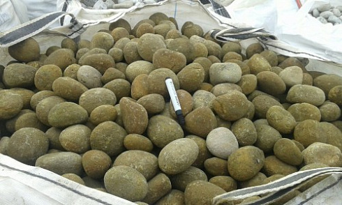 Kamenclub.ru: Песчаник ядра, фр. 100-300 мм  купить в Казани песчаник бежевый серый рыжий речная галька 5 000 руб/т   фото КАМЕНЬ КЛУБ