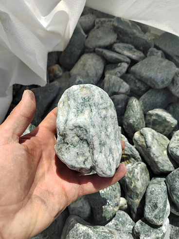 фото Галтованный жадеит (фр. 70-100 мм)  купить в Казани в интернет-портале КАМЕНЬ КЛУБ