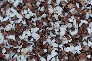 Kamenclub.ru: Мраморная крошка (щебень крошка микс: белый-розовый) фр. 10-20 мм.  купить в Казани мрамор белый, розовый каменный декоративный ландшафтный щебень 12000 руб/т   фото КАМЕНЬ КЛУБ