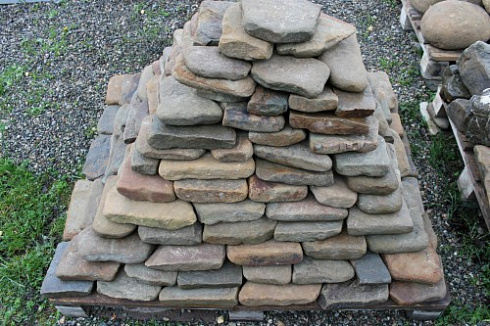 Kamenclub.ru: Песчаник галтованный для облицовки (фр. 2-5 см)  купить в Казани песчник рыжий желтый серый песчаник окатанный речной 6 000 руб/т   фото КАМЕНЬ КЛУБ