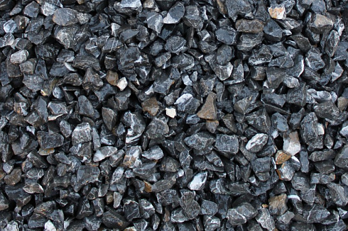 Kamenclub.ru: Щебень крошка черный (мрамор) фр. 5-10 мм.  купить в Казани мрамор черный с белыми прожилками, черный, белый мраморная крошка декоративная ландшафтная 11000 руб/т   фото КАМЕНЬ КЛУБ