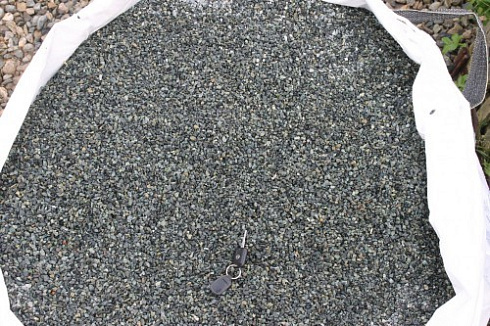 Kamenclub.ru: Щебень крошка зеленый (змеевик) фр. 5-10 мм  купить в Казани змеевик зеленый, салатовый ландшафтный декоративный щебень крошка 7 200 руб/т   фото КАМЕНЬ КЛУБ