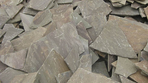 Kamenclub.ru: Песчаник пластушка серо-зеленый (4,0 см- 5,0 см)  купить в Казани песчаник серо-зеленый, серый, зеленый песчаник рваный ландшафтный колотый 9000 руб/м3   фото КАМЕНЬ КЛУБ