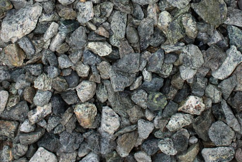 Kamenclub.ru: Щебень крошка зеленый (змеевик) фр. 3-5 мм  купить в Казани камень змеевик зеленый, салатовый светло-зеленый мраморная каменная декоративная крошка 9000 руб/т   фото КАМЕНЬ КЛУБ