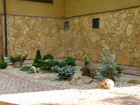 Kamenclub.ru: Песчаник пластушка желтый с разводом под дерево (2 см)  купить в Казани плитняк желтый с разводами, желтый, рыжий, серый песчаник пластушка рваная ландшафтная 11 000 руб/м3   фото КАМЕНЬ КЛУБ