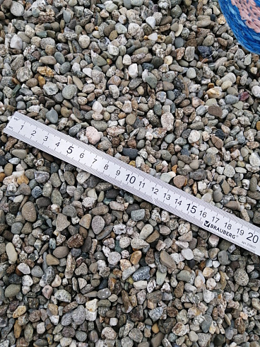 Kamenclub.ru: Галька речная окат (серая) фр.5-10 мм купить  в Казани галька речная серая, серый, темно-серый, светло-серый, коричневый речная окатанная галька декоративная ландшатфная 5000 руб/т   фото КАМЕНЬ КЛУБ