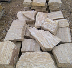 Kamenclub.ru: Песчаник пластушка желтый с рисунком (7-15 см)  купить в Казани плитняк - пластушка - бут желтый песчаник 10200 руб/м3   фото КАМЕНЬ КЛУБ