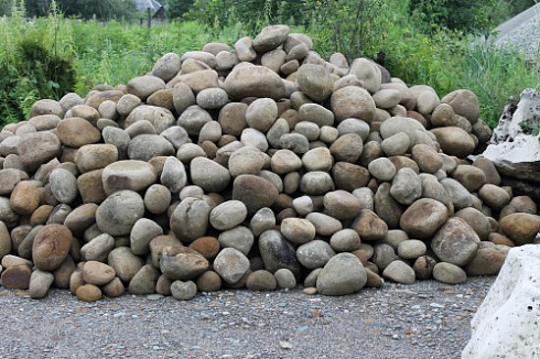 Kamenclub.ru: Песчаник ядра, фр. 100-300 мм  купить в Казани песчаник бежевый серый рыжий речная галька 5 000 руб/т   фото КАМЕНЬ КЛУБ