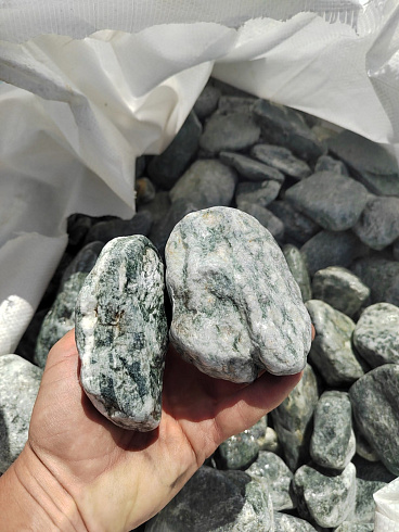 фото Галтованный жадеит (фр. 70-100 мм)  купить в Казани в интернет-портале КАМЕНЬ КЛУБ