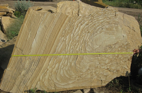 Kamenclub.ru: Форматный камень (плаха) пошаговая дорожка от 70-150 см (4 -12 см)  купить в Казани плитняк  форматный плаха желтый песчаник 9 000 руб/т   фото КАМЕНЬ КЛУБ