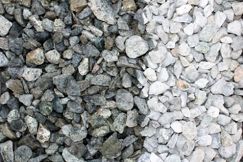 Kamenclub.ru: Щебень крошка зеленый (змеевик) фр. 20-40 мм.  купить в Казани мрамор зеленый, салатовый ландшафтная мраморная крошка 8500 руб/т   фото КАМЕНЬ КЛУБ