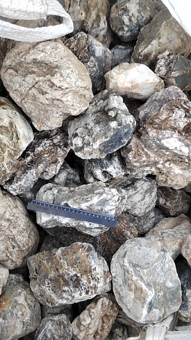 Kamenclub.ru: Кварцевый валунчик фр.100-300 мм.  купить в Казани кварц белый, бежевый молочный рыжий крупный природный камень галечник 7850 руб/т   фото КАМЕНЬ КЛУБ