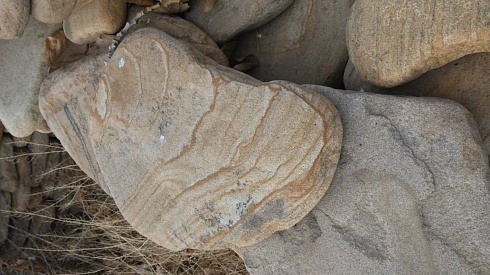 Kamenclub.ru: Песчаник пластушка галтованный желтый с рисунком (3 см)  купить в Казани плитняк - пластушка желтый песчаник 21000 руб/м3   фото КАМЕНЬ КЛУБ