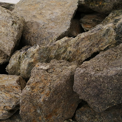 фото Змеевик салатовый  (фр. 70-100 мм)  купить в Казани в интернет-портале КАМЕНЬ КЛУБ