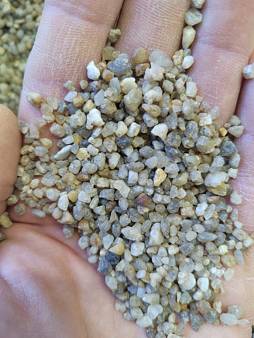 Кварцевый песок сухой фракцинированный фр. 1,6-4 мм.  купить в Казани фото Камень Клуб