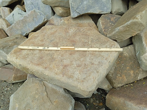 Kamenclub.ru: Песчаник для мощения дорожек, площадок, парковок ( фр 5-10 см)  купить в Казани песчаник  серый желтый коричневый рыжий песчаник оголтованный окатанный 6500 руб/т   фото КАМЕНЬ КЛУБ