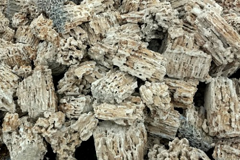 Kamenclub.ru: Крымский природный меотис фр. 100-500 мм.  купить в Казани меотис бежевый рыжий молочный желтый ракушечник 4 500 руб/т   фото КАМЕНЬ КЛУБ