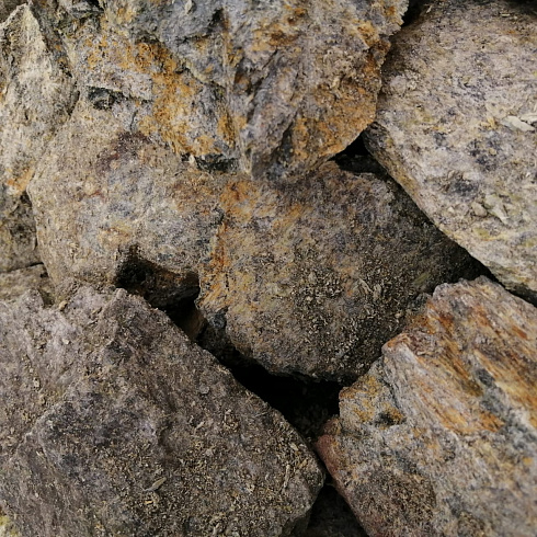 фото Змеевик салатовый  (фр. 70-100 мм)  купить в Казани в интернет-портале КАМЕНЬ КЛУБ