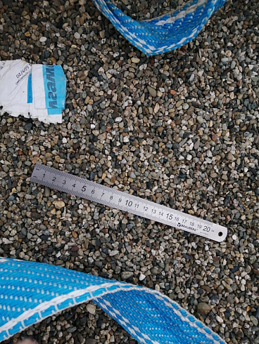 Kamenclub.ru: Галька речная окат (серая) фр.3-5 мм купить  в Казани галька речная серая бежевый темно-серый окатанный речной камень округлый 9500 руб/т   фото КАМЕНЬ КЛУБ