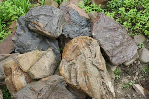 Kamenclub.ru: Песчаник декоративный ландшафтный (фр. 300-500 мм)  купить в Казани песчаник желтый рыжий серый зеленый валун речной окатанный природный песчаника 4 500 руб/т   фото КАМЕНЬ КЛУБ