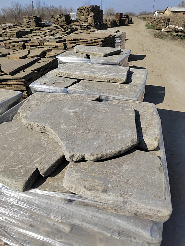 Kamenclub.ru: Песчаник галтованный для облицовки (фр. 2-5 см)  купить в Казани песчник рыжий желтый серый песчаник окатанный речной 6 000 руб/т   фото КАМЕНЬ КЛУБ