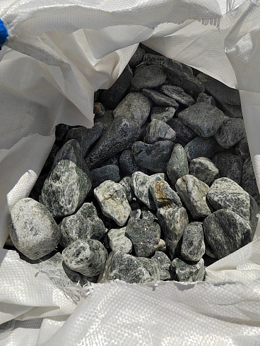 фото Галтованный жадеит (фр. 70-100 мм)  купить в Казани в интернет-портале КАМЕНЬ КЛУБ