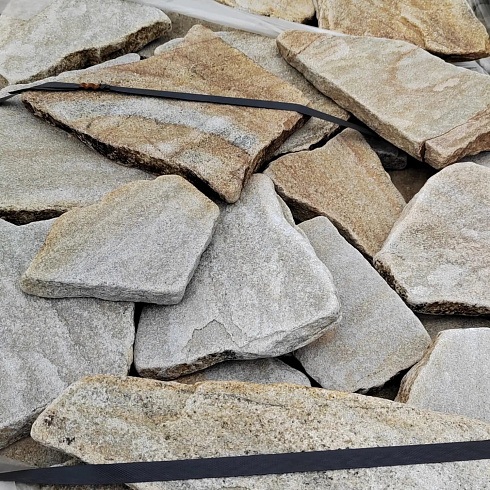 Kamenclub.ru: Песчаник пластушка галтованный желтый с рисунком (3 см)  купить в Казани плитняк - пластушка желтый песчаник 21000 руб/м3   фото КАМЕНЬ КЛУБ