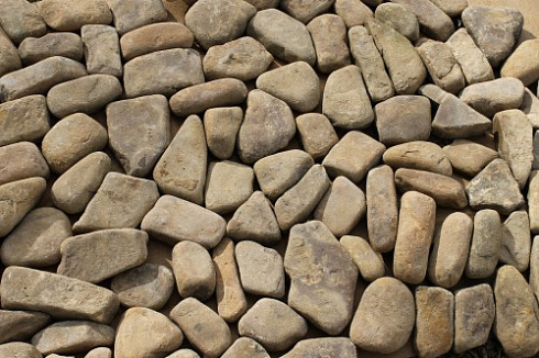 Kamenclub.ru: Песчаник брусчатка  купить в Казани    5 500 руб/т   фото КАМЕНЬ КЛУБ