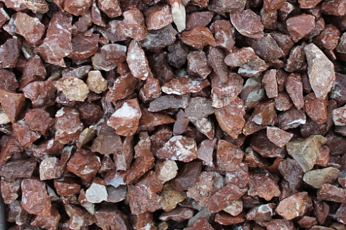 Kamenclub.ru: Мраморная крошка (щебень крошка розовый) фр. 20-40 мм.  купить в Казани мрамор розовый, красный мраморная крошка декоративная 11000 руб/т   фото КАМЕНЬ КЛУБ