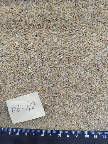 Кварцевый песок для площадок фр. 0,6-1,2 мм.  купить в Казани фото Камень Клуб