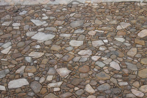 Kamenclub.ru: Песчаник для мощения дорожек, площадок, парковок ( фр 5-10 см)  купить в Казани песчаник  серый желтый коричневый рыжий песчаник оголтованный окатанный 6500 руб/т   фото КАМЕНЬ КЛУБ