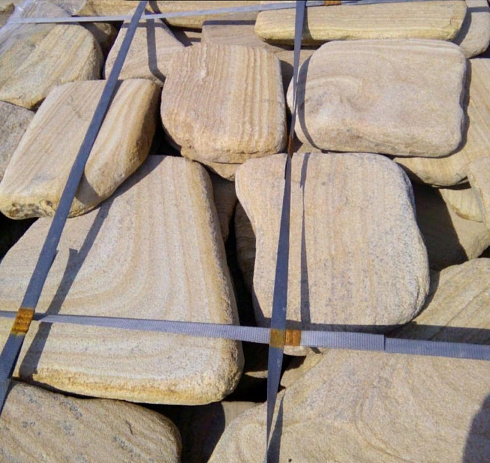 Kamenclub.ru: Песчаник пластушка галтованный желтый с рисунком (3 см)  купить в Казани плитняк - пластушка желтый песчаник 21000 руб/м3   фото КАМЕНЬ КЛУБ