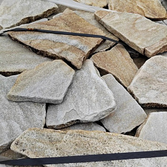 Kamenclub.ru: Песчаник пластушка галтованный желтый с рисунком (3 см)  купить в Казани плитняк - пластушка желтый песчаник 21000 руб/м3   фото КАМЕНЬ КЛУБ