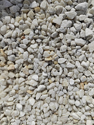 Kamenclub.ru: Мраморная крошка, щебень, цвет-белый, фр. 5-10 мм.  купить в Казани мрамор белый, айвори, молочный мраморная каменная крошка ландшафтная 12000 руб/т   фото КАМЕНЬ КЛУБ